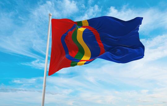 Samisk flagg - foto Adobe Stock