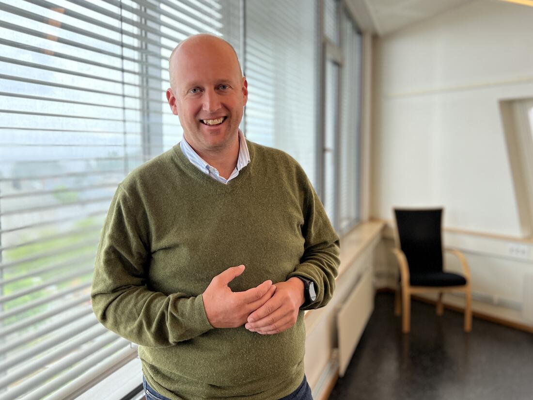 Kjetil Wold Henriksen kommuniserer at Tiktok ikke skal installeres på kommuneeide tjenestetelefoner.